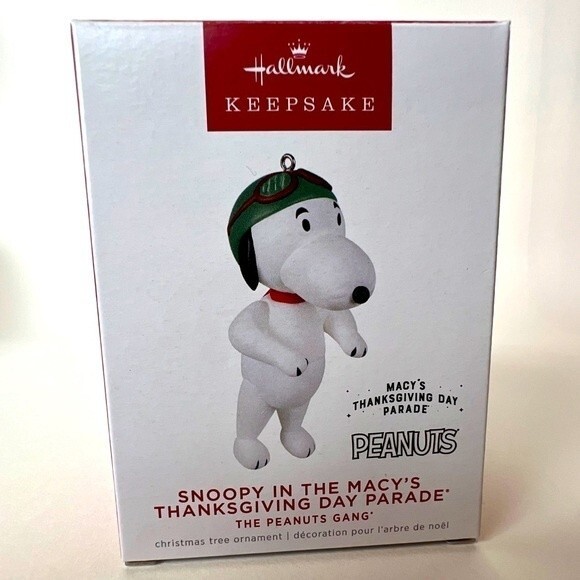 2022 Hallmark SNOOPY IN THE MACY'S THANKSGIVING DAY PARADE Peanuts Gang Ornament - Picture 1 of 5